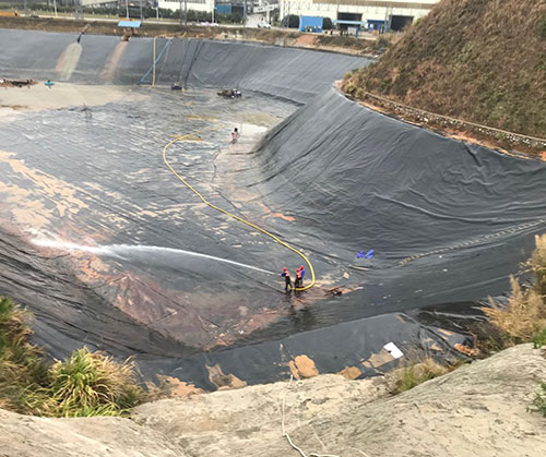 和静废水池清理